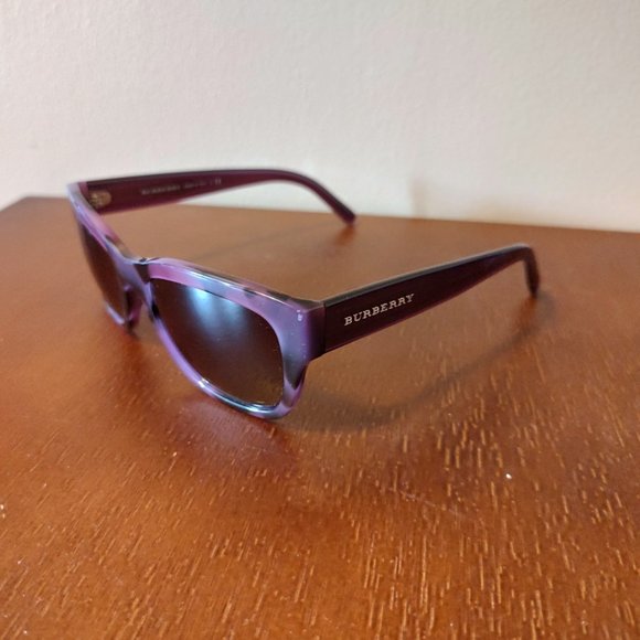 Beautiful Burberry Sunglasses - Picture 5 of 6